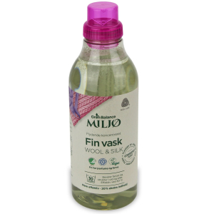 PŁYN DO PRANIA WEŁNIANYCH I JEDWABNYCH UBRAŃ (KONCENTRAT) ECO 900 ml (30 PRAŃ) – GRON BALANCE